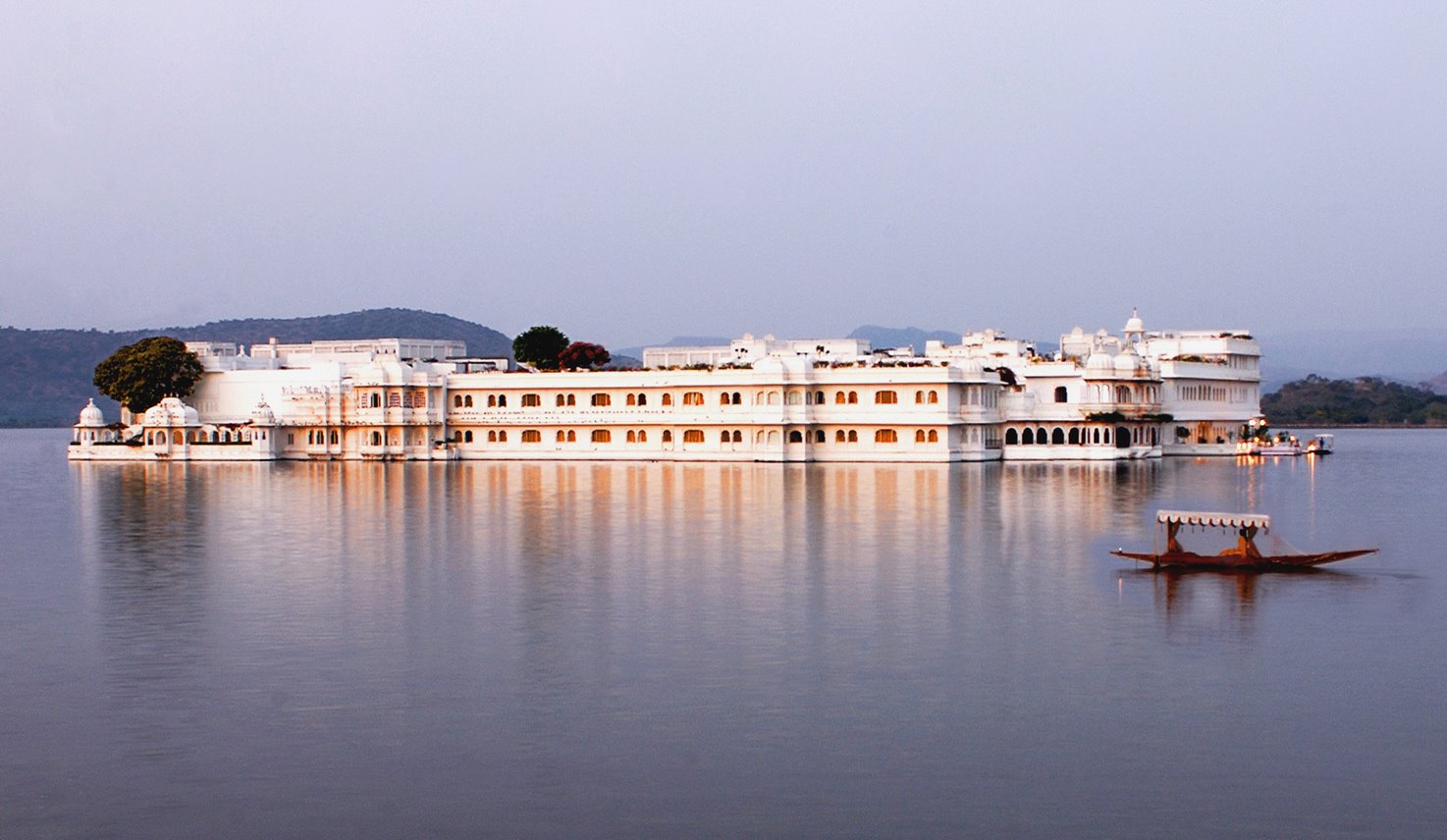 UDAIPUR - Must Visit Places in Rajasthan | Places To See