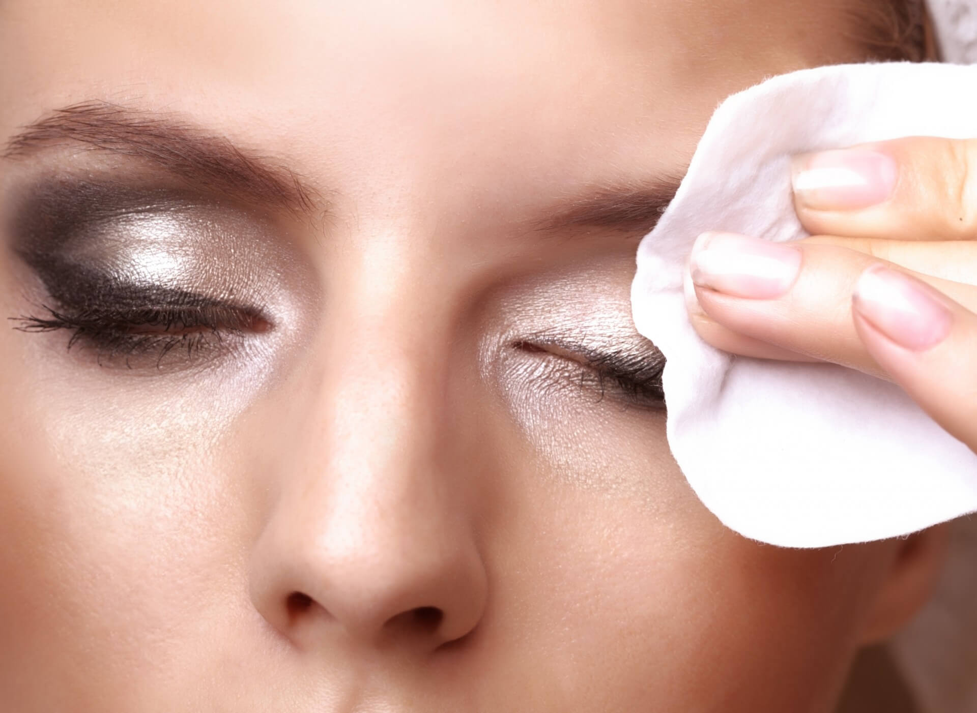 5 Natural Makeup Removers You Need To