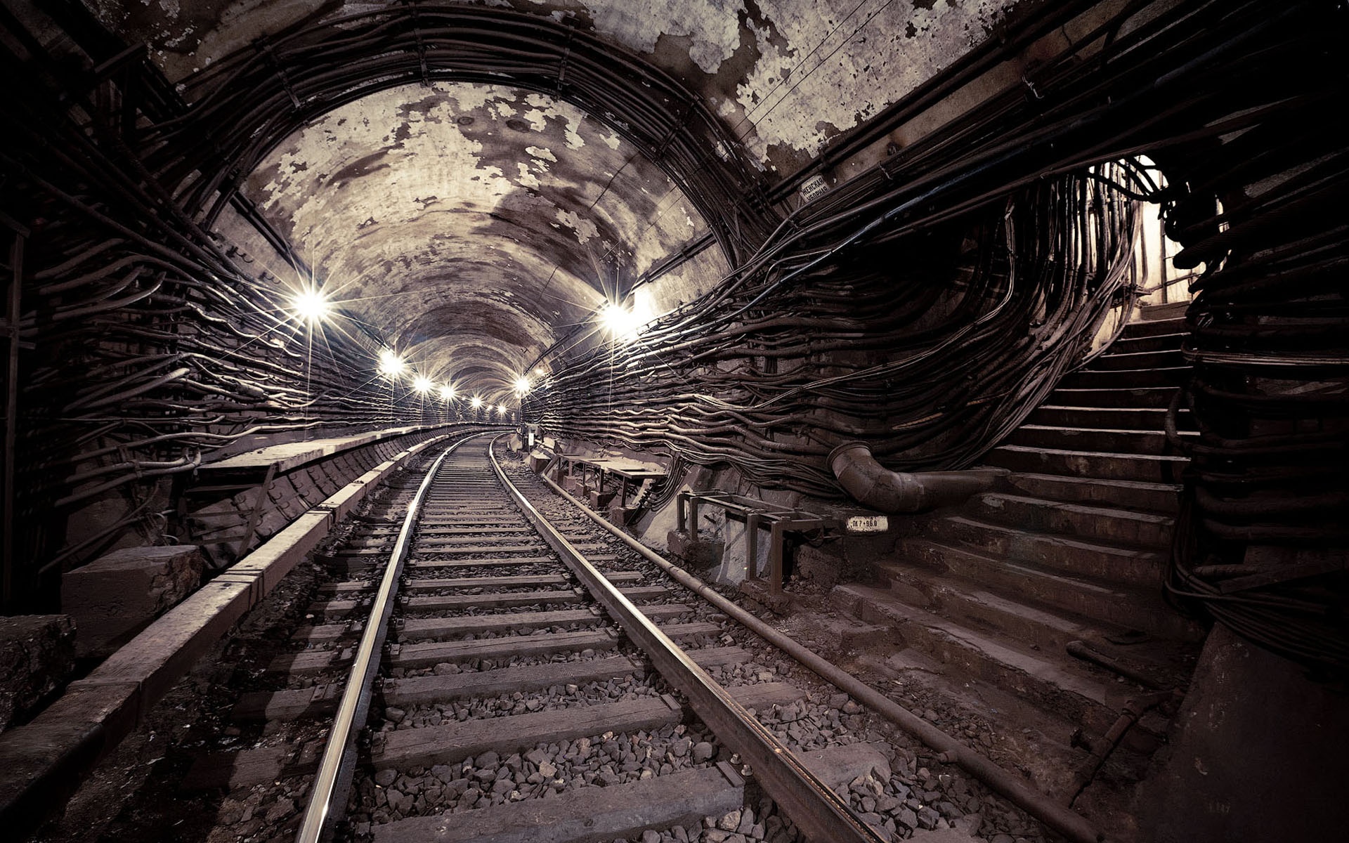 Metro 2, Under Moscow