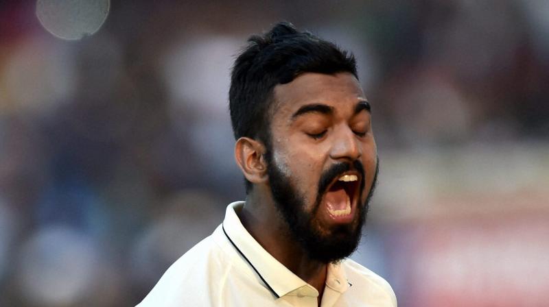 KL Rahul Gives a Befitting Response To a Twitter Fan