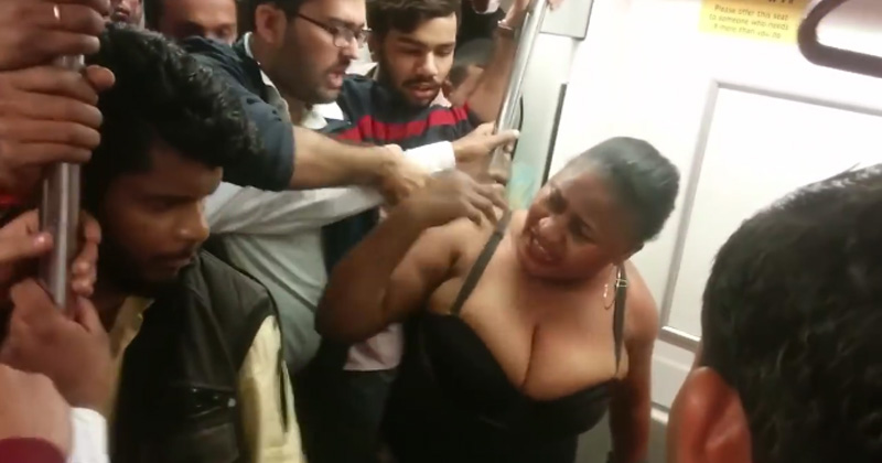 African Women Went Half-Naked In Delhi Metro