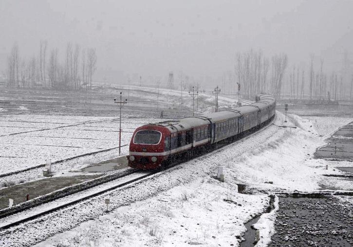 5 Beautiful Indian Train Journeys