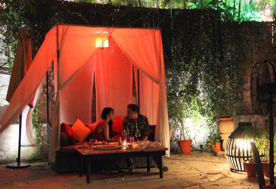 The Garden Restaurant, Lodhi Garden - Places In Delhi For A Romantic Date