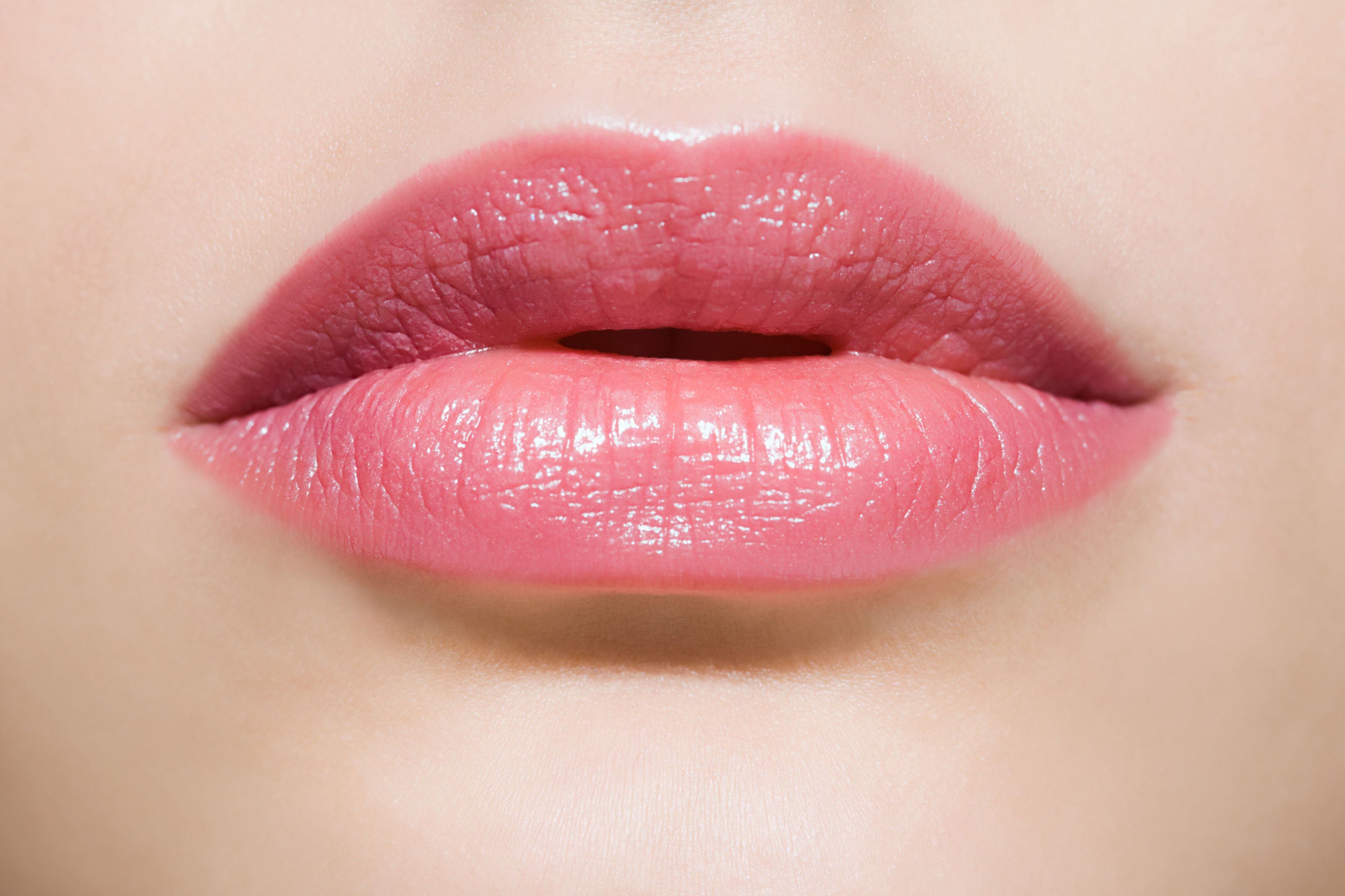 which zodiac sign have beautiful lips