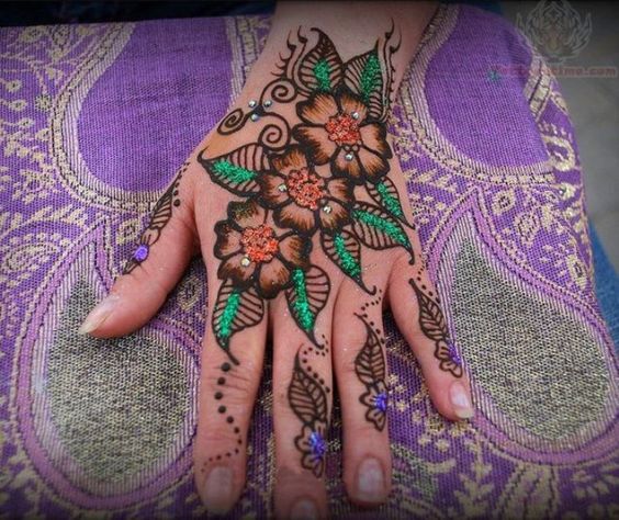These Beautiful Glitter Mehendi Designs Are Perfect For The Next ...