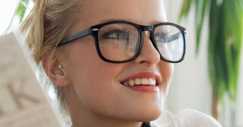 5 Eyeglass Hacks That Will Make Your Life A Lot Easier!