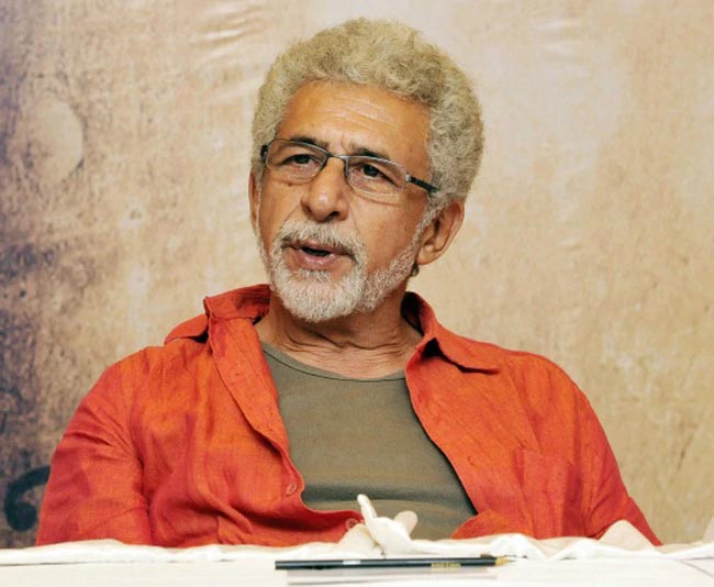 Naseeruddin Shah writing