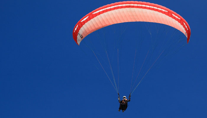 Paragliding in Gurgaon-adventurous things to do in Delhi