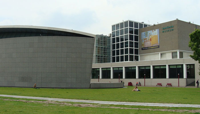 Van Gogh Museum in amsterdam