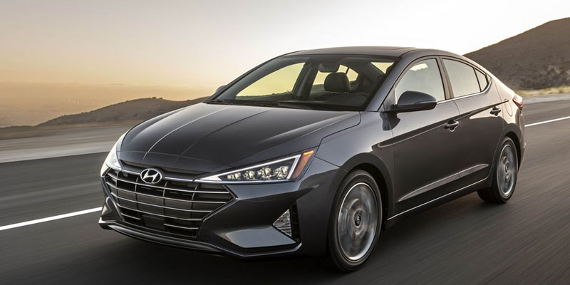 Hyundai Elantra 2020 | Top Sedans Below 20 Lakhs