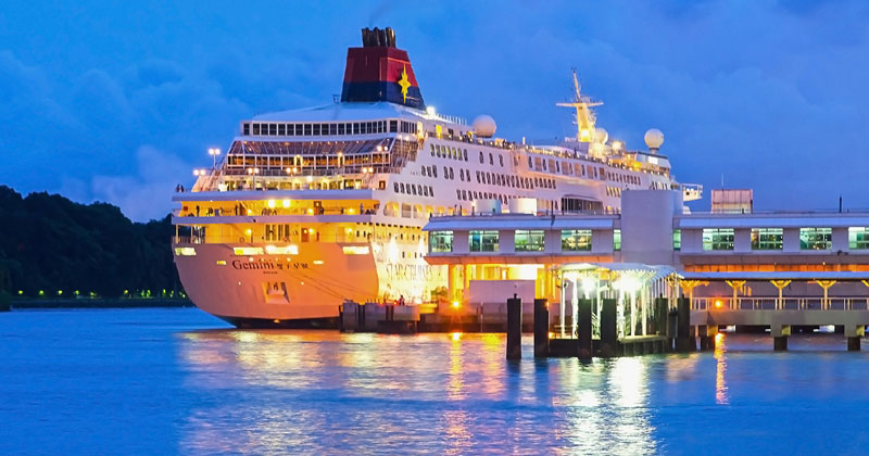 Singapore to Revive Ailing Cruise Business