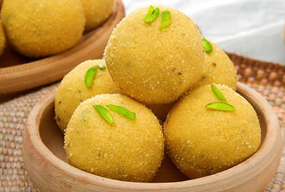 Besan Ke Ladoo - Diwali Snacks