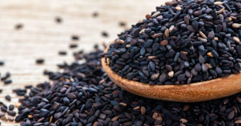 5 Healthy Benefits of Black Sesame Seeds For Your Skin, Hair And Gut
